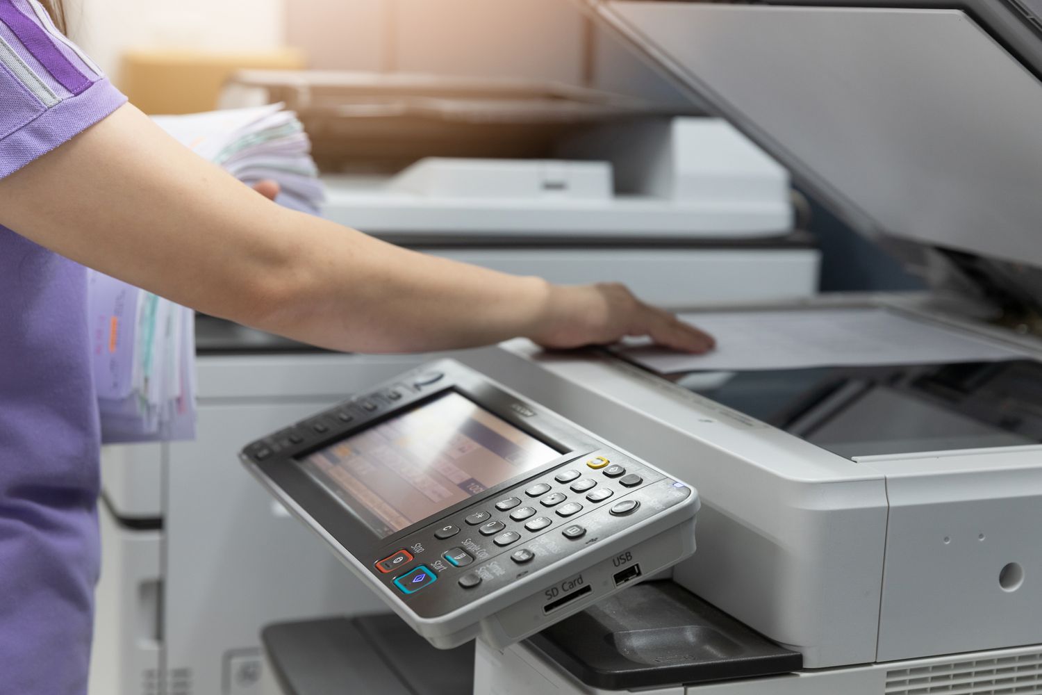 Hiện nay hầu hết các dòng máy photocopy được tích hợp rất nhiều tính năng. Một chiếc máy photocopy vừa có thể sao chép, vừa in ấn với kích thước bản in lớn, tốc độ nhanh, và còn có thể thực hiện fax, scan… 
