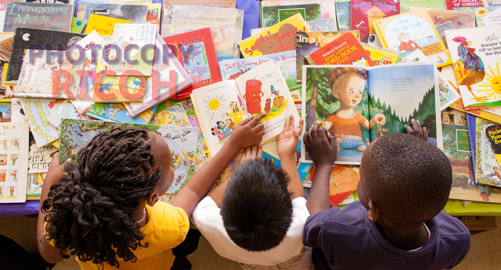 Máy photocopy màu thường được sử dụng trong môi trường giáo dục, bởi bản in màu giúp học sinh ghi nhớ tốt hơn bản trắng đen đến 72%.