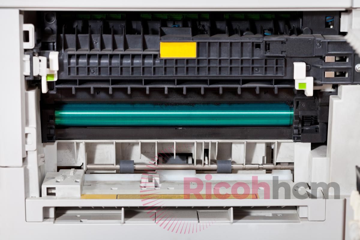 Việc bảo dưỡng định kỳ máy photocopy nên được thực hiện thường xuyên và đúng lịch.