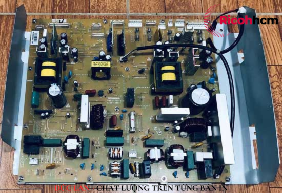 Cầu chì hỏng, hoặc lỗi ở các linh kiện khác trên board nguồn sẽ làm máy photocopy Toshiba không nhận khay giấy