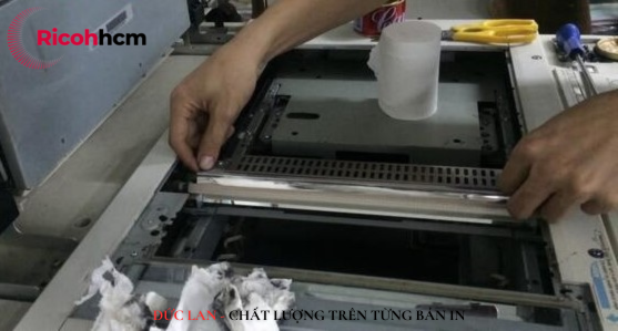 Cùng Đức Lan hiệu chỉnh mực máy photocopy Toshiba