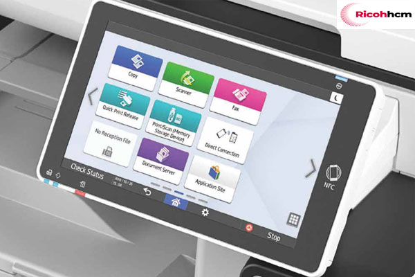 Ricoh IM C4500 sử dụng màn hình lớn 10.1 inch có độ nhạy cao, di chuyển các ứng dụng nhanh hơn